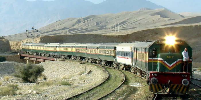 Pakistan Railways to convert 155 stations to solar energy